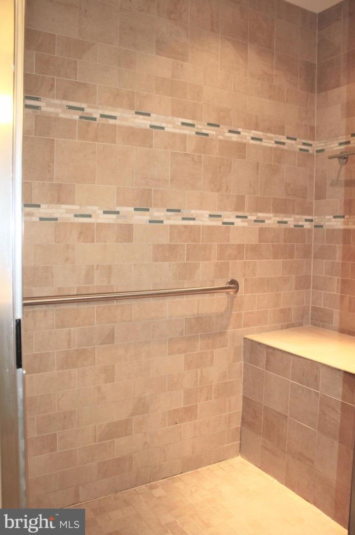 7 Dogwood Dr, Trenton NJ  08648-3205 exterior