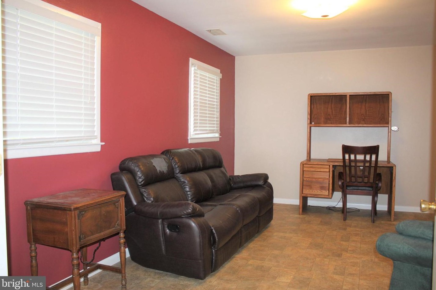 7 Dogwood Dr, Trenton NJ  08648-3205 exterior