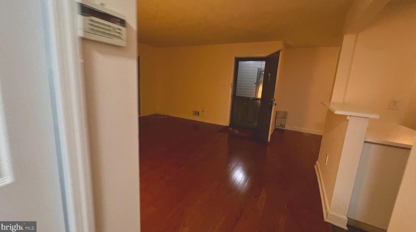 60 Holly Ct, Trenton NJ 08619-4634 exterior