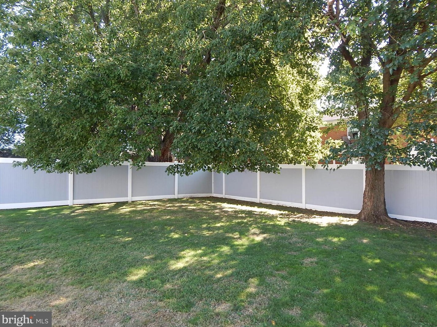 32 Amsterdam Rd, Trenton NJ 08620-1902 exterior