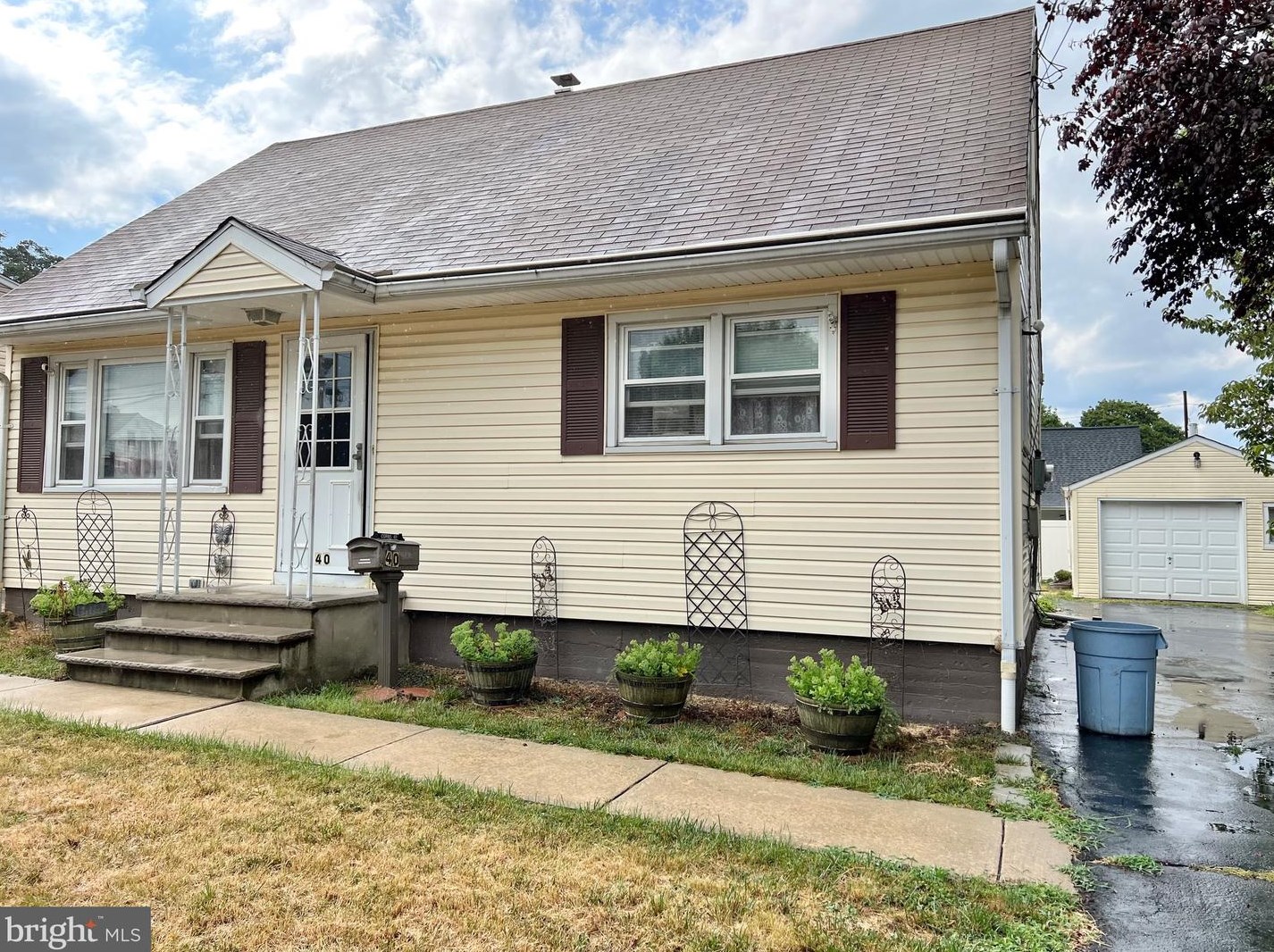 40 Baltusrol St, Trenton NJ 08690-1602 exterior