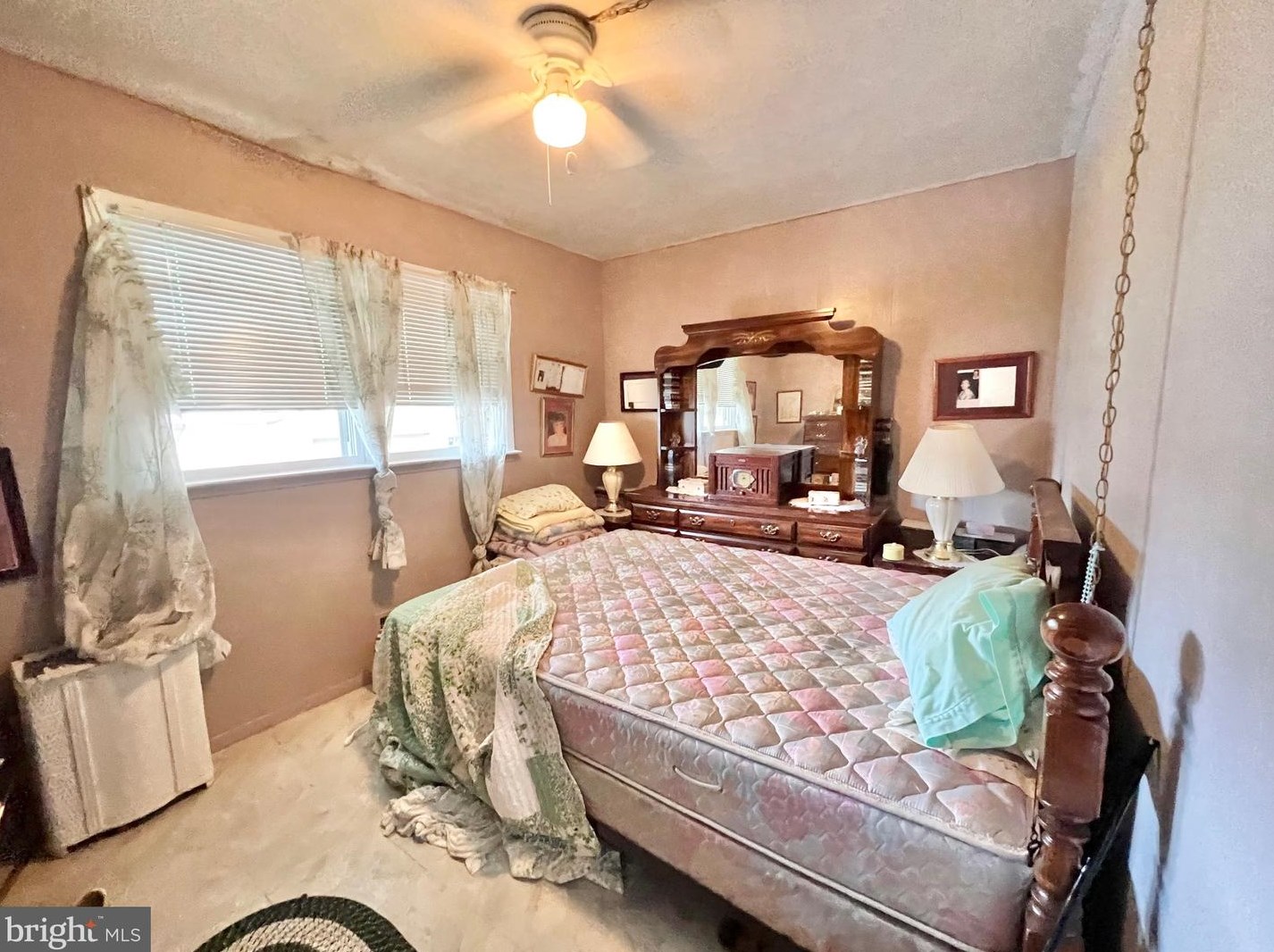 40 Baltusrol St, Trenton NJ 08690-1602 exterior