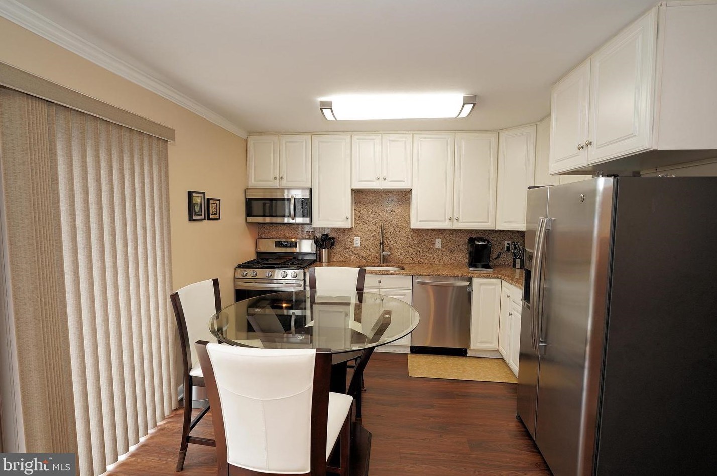 913 Jamestown Rd, East Windsor NJ 08520-5606 exterior