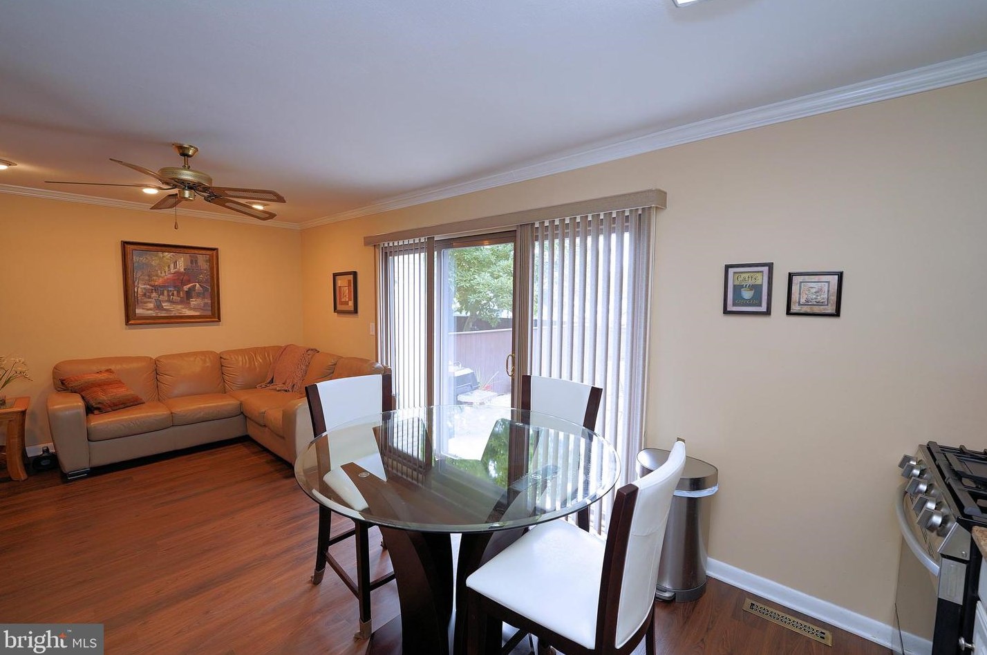 913 Jamestown Rd, East Windsor NJ 08520-5606 exterior