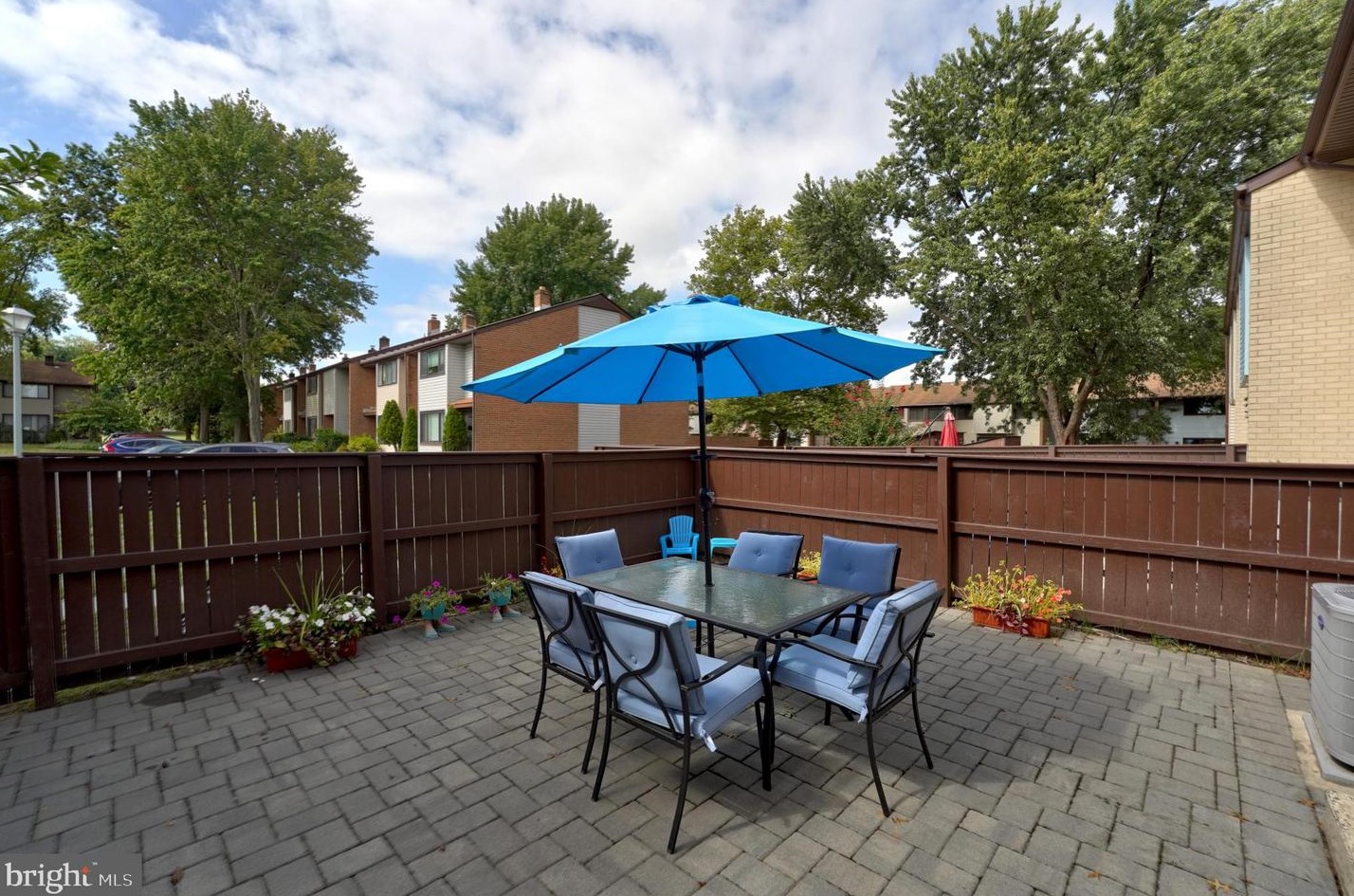 913 Jamestown Rd, East Windsor NJ 08520-5606 exterior