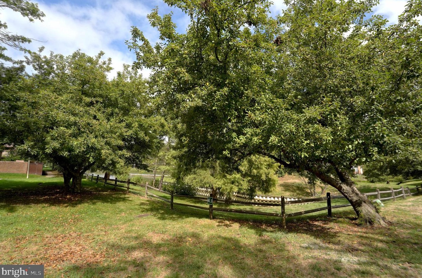 913 Jamestown Rd, East Windsor NJ 08520-5606 exterior