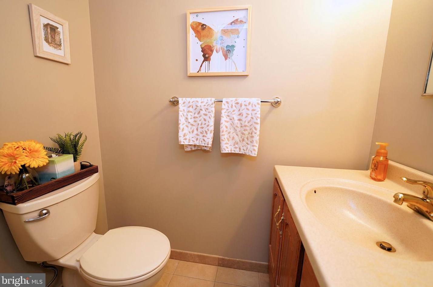 913 Jamestown Rd, East Windsor NJ 08520-5606 exterior