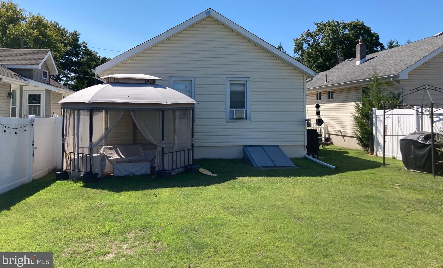 24 Coolidge Ave, Trenton NJ 08648-3713 exterior