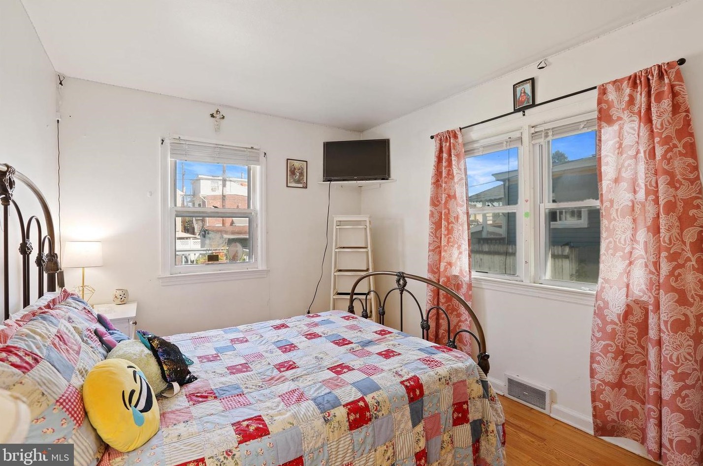 1308 Genesee St, Trenton NJ 08611-1908 exterior