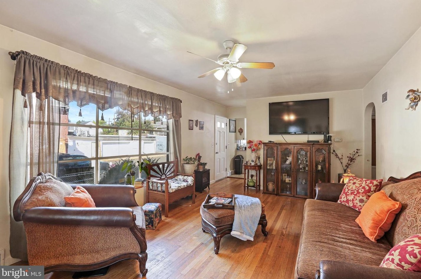 1308 Genesee St, Trenton NJ 08611-1908 exterior