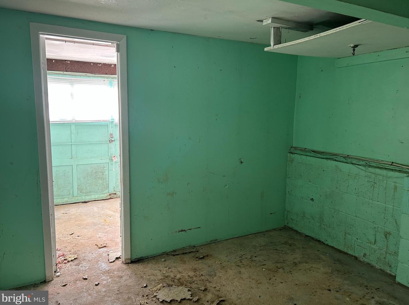 111 Winding Way, Trenton NJ 08620-2625 exterior