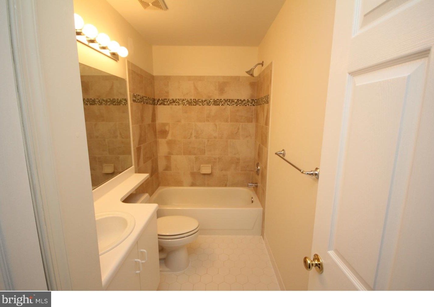709 Deer Run Ct, Pennington NJ  08534-5233 exterior