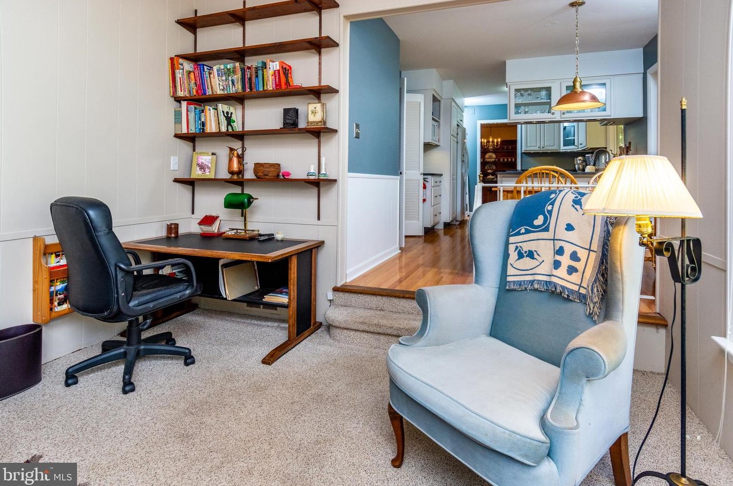 33 Pineknoll Dr, Trenton NJ 08648-3143 exterior