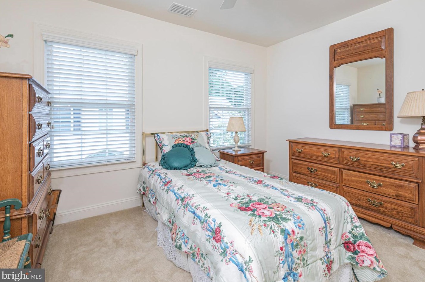 42 Schindler Ct, Lawrence Township NJ  08648-2578 exterior