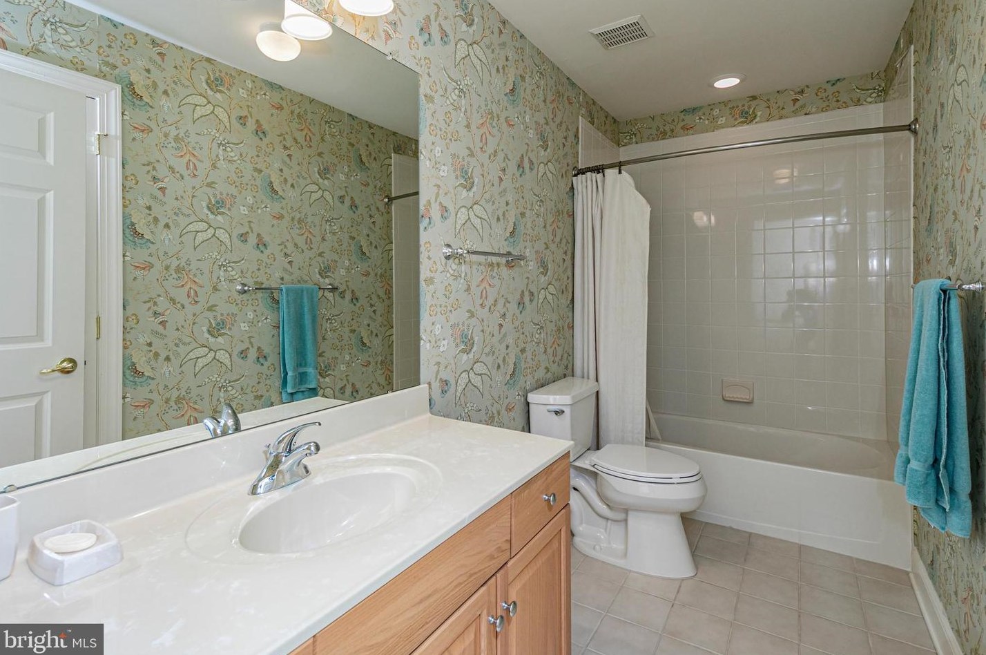 42 Schindler Ct, Lawrence Township NJ  08648-2578 exterior