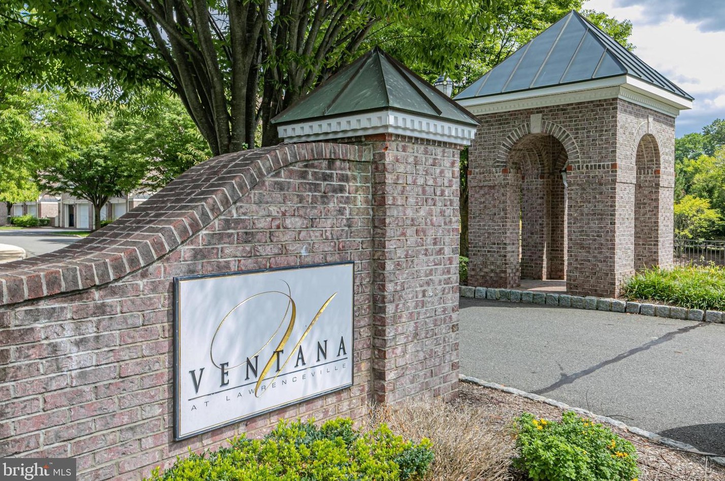 42 Schindler Ct, Lawrence Township NJ  08648-2578 exterior