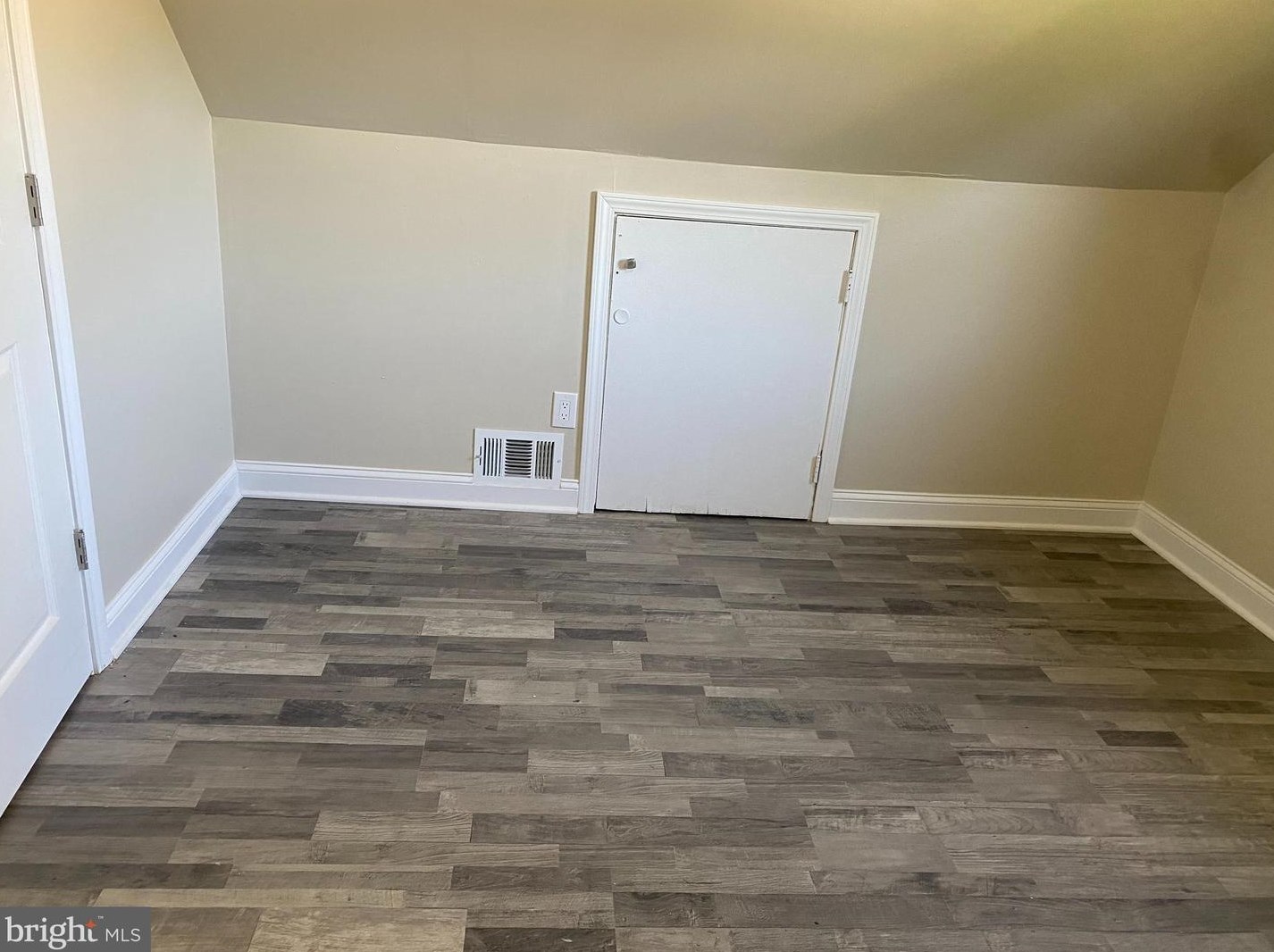 961 Ter Blvd, Trenton NJ  08618-1961 exterior