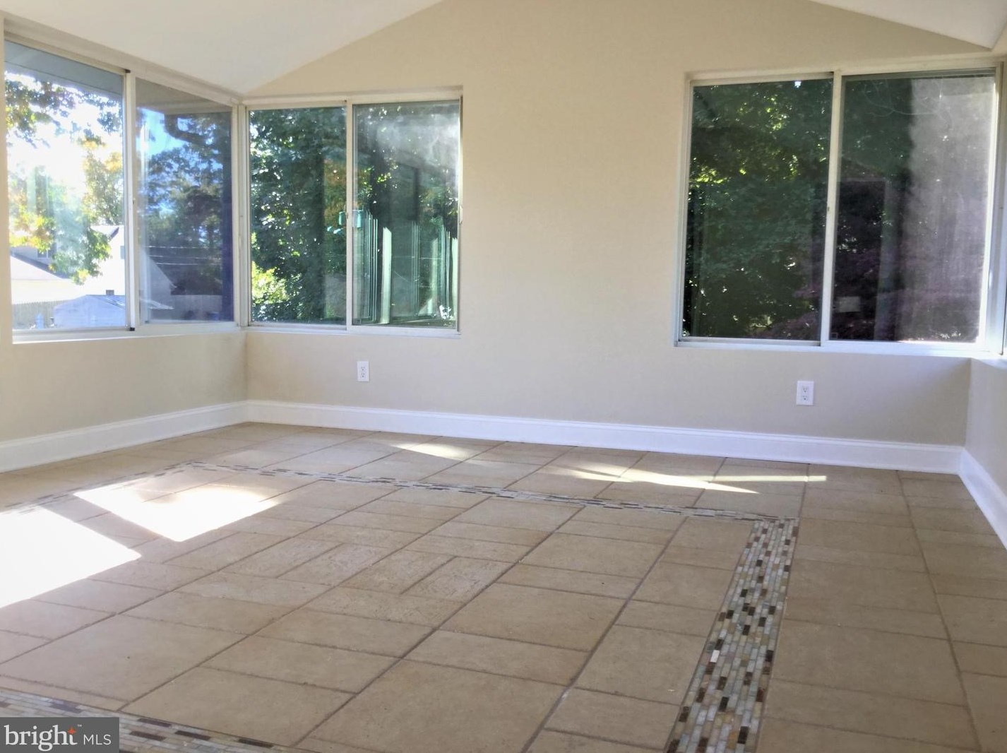 961 Ter Blvd, Trenton NJ  08618-1961 exterior