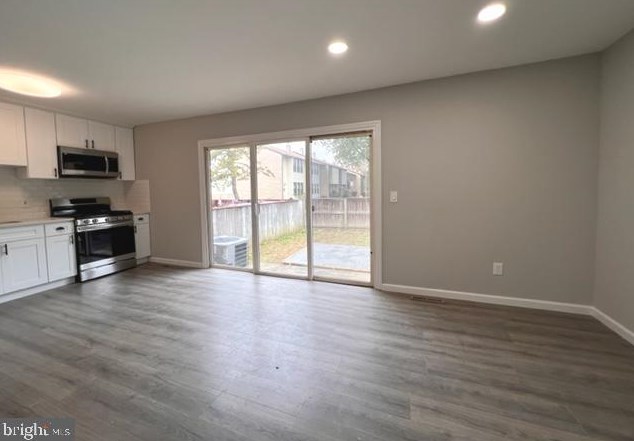 954 Jamestown Rd, East Windsor NJ 08520-5645 exterior