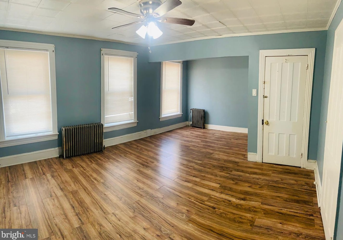 355 Cummings Ave, Trenton NJ  08611-1141 exterior