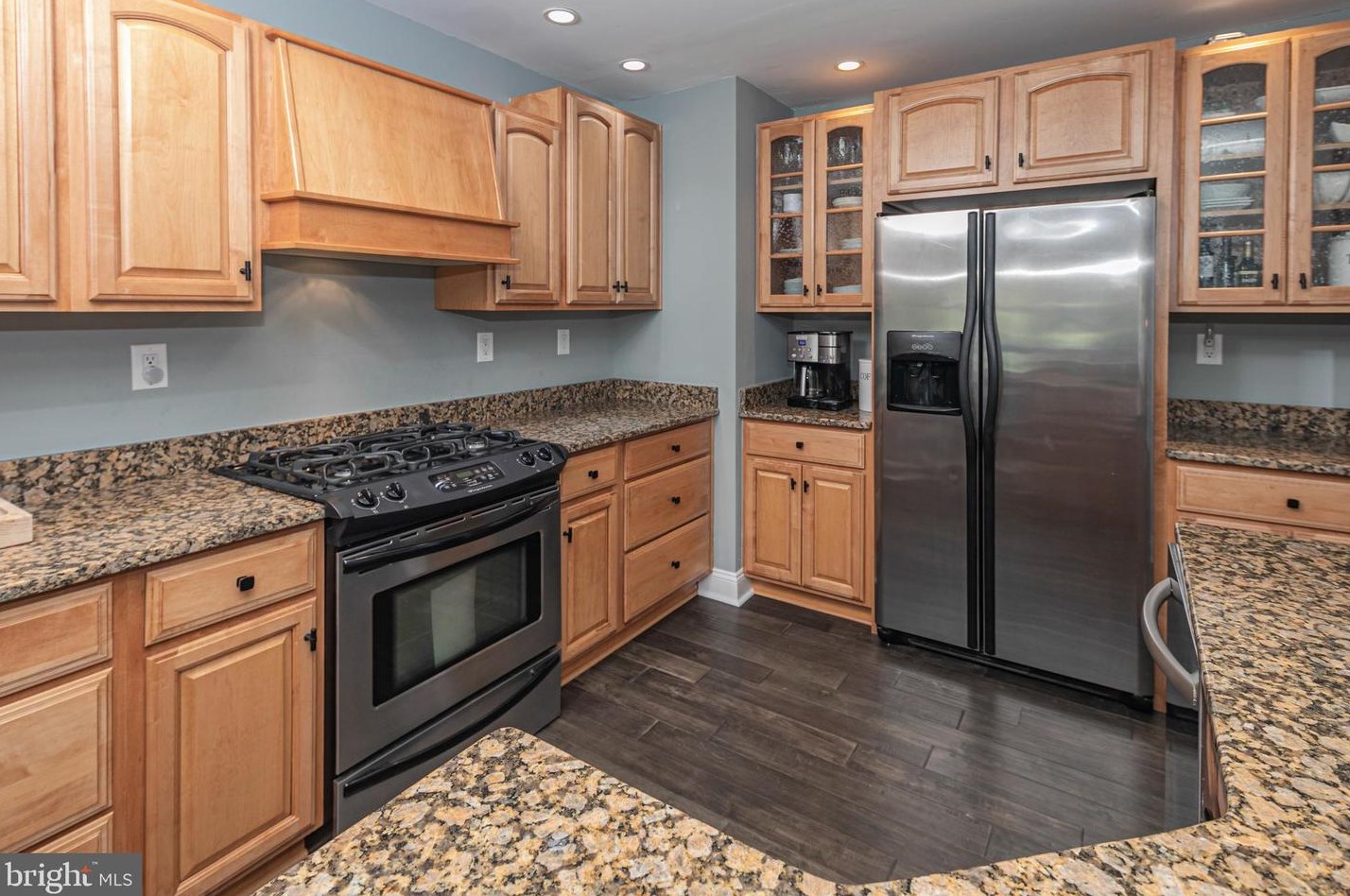 2 Heritage Ct, Trenton NJ 08628-3603 exterior