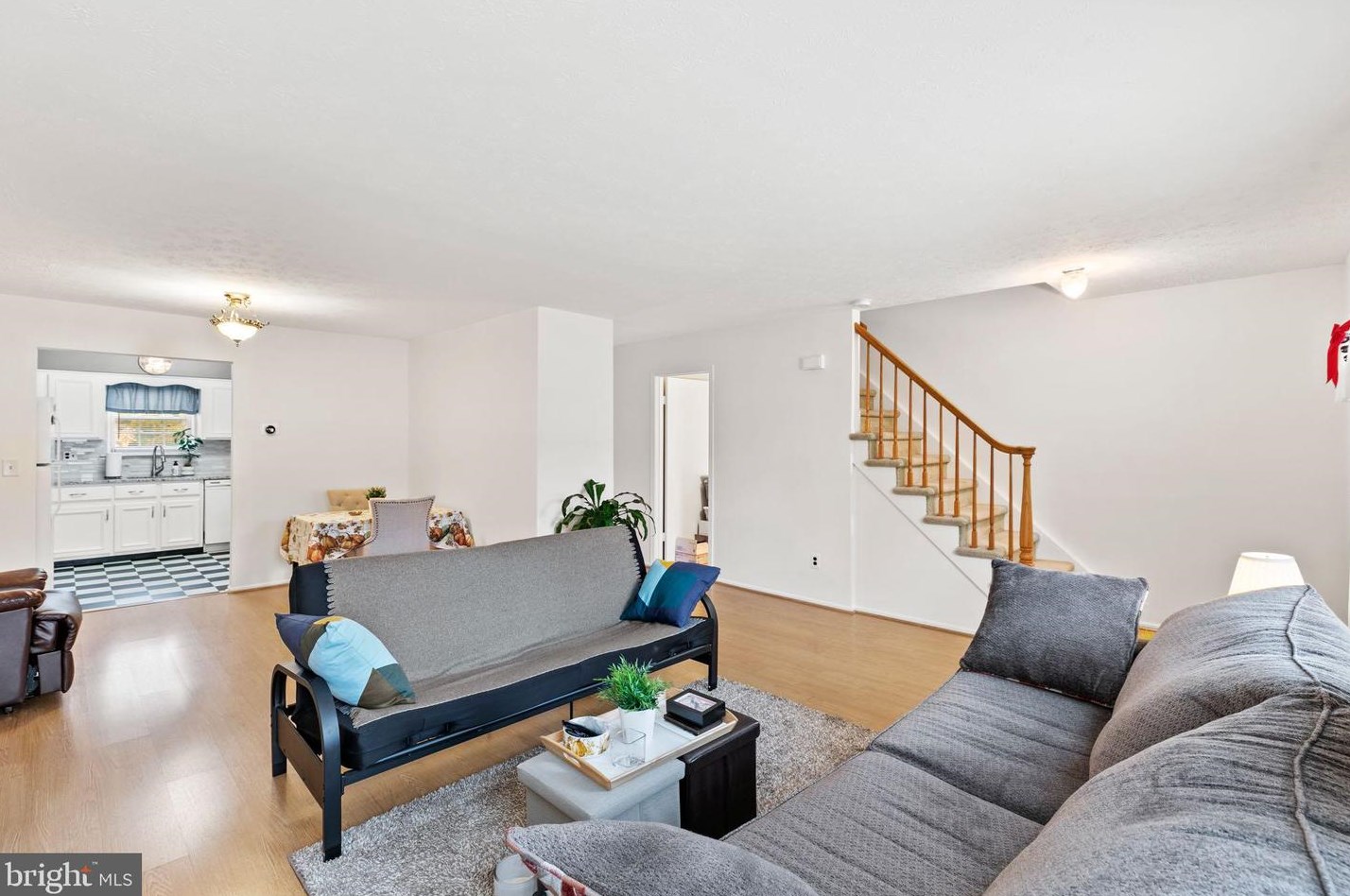 32 Pinedale Ct, Trenton NJ  08690-3316 exterior