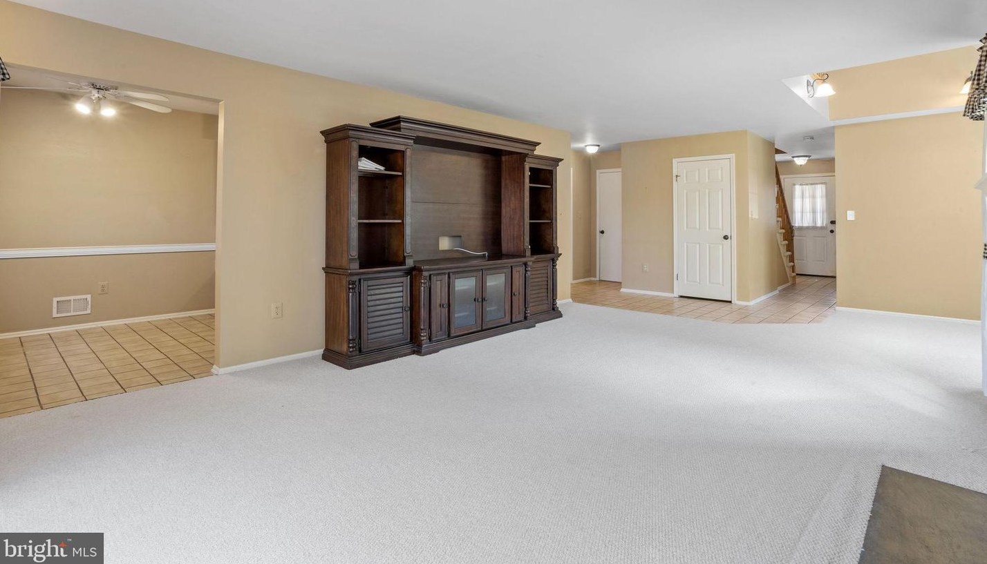 36 Danielle Ct, Trenton NJ 08648-1452 exterior