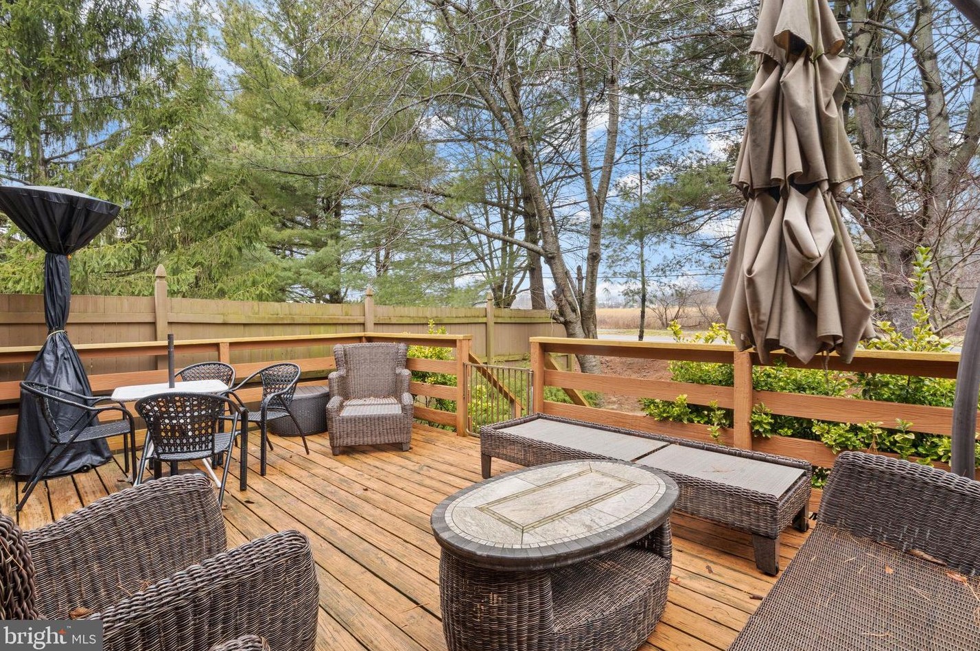 36 Danielle Ct, Trenton NJ 08648-1452 exterior