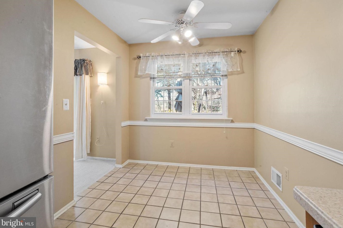 36 Danielle Ct, Trenton NJ 08648-1452 exterior