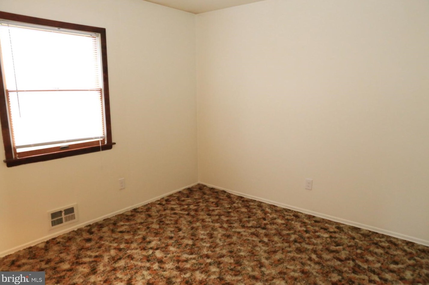 20 Apollo Dr, Trenton NJ  08620-1004 exterior