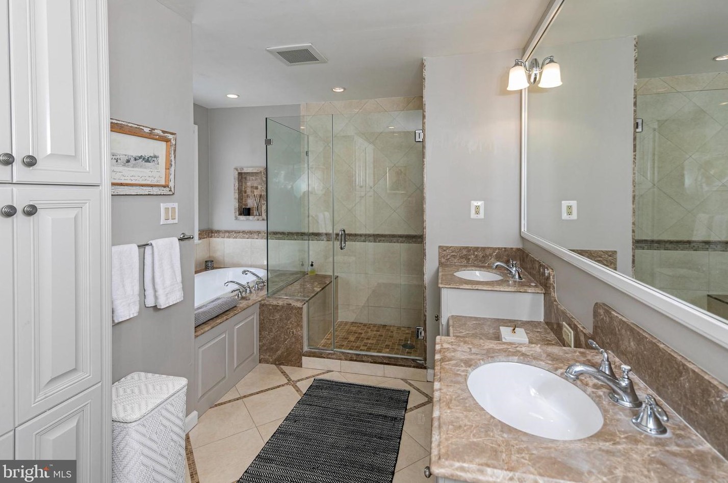 10 Arvida Dr, Pennington NJ  08534-2105 exterior