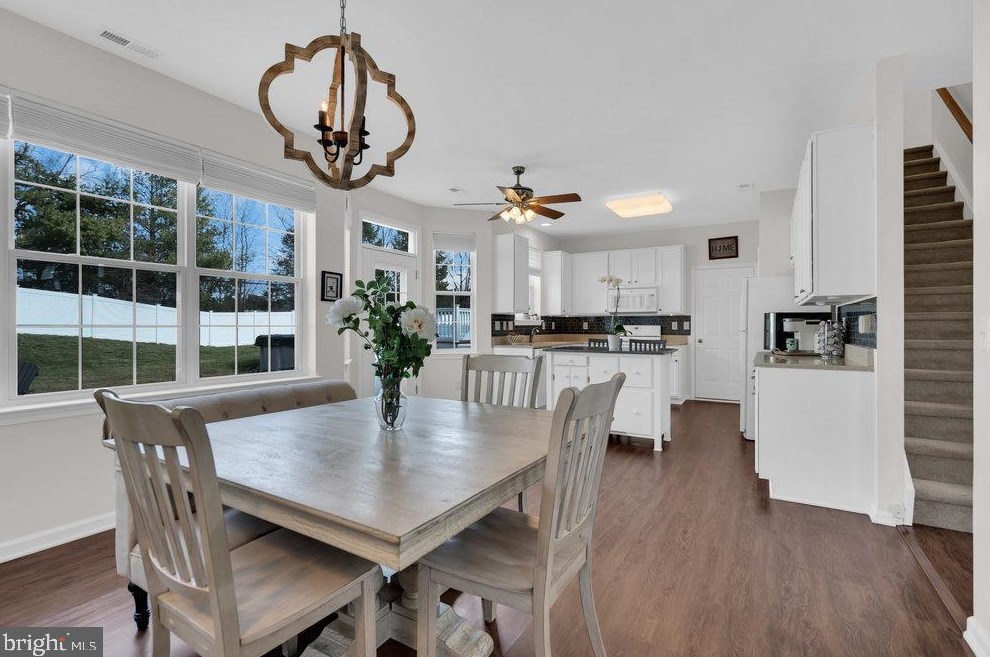 14 Bristol Way, East Windsor NJ  08520-2949 exterior