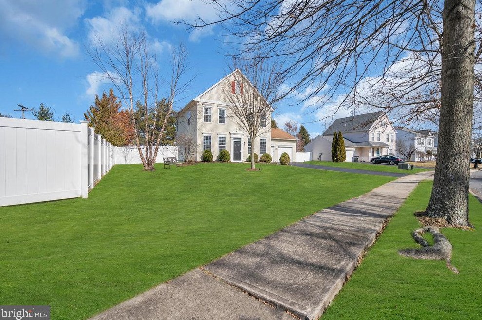 14 Bristol Way, East Windsor NJ  08520-2949 exterior