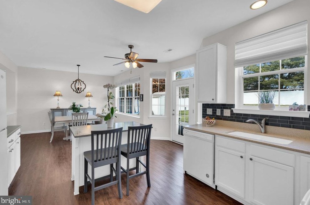 14 Bristol Way, East Windsor NJ  08520-2949 exterior