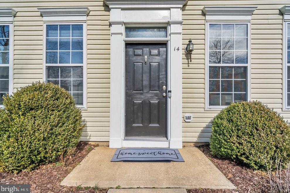 14 Bristol Way, East Windsor NJ  08520-2949 exterior