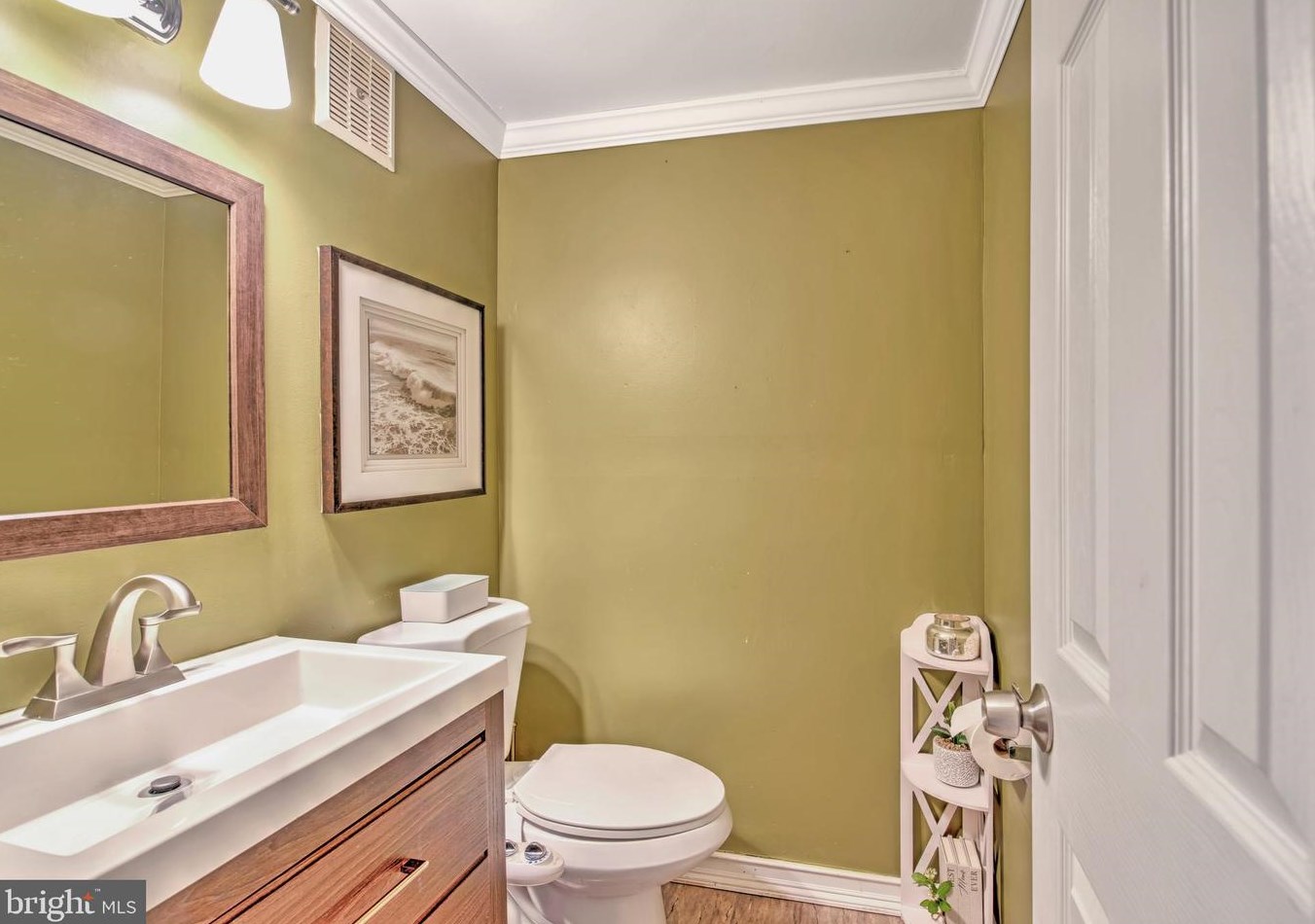 107 Hooverton Pl, East Windsor NJ  08520-5712 exterior