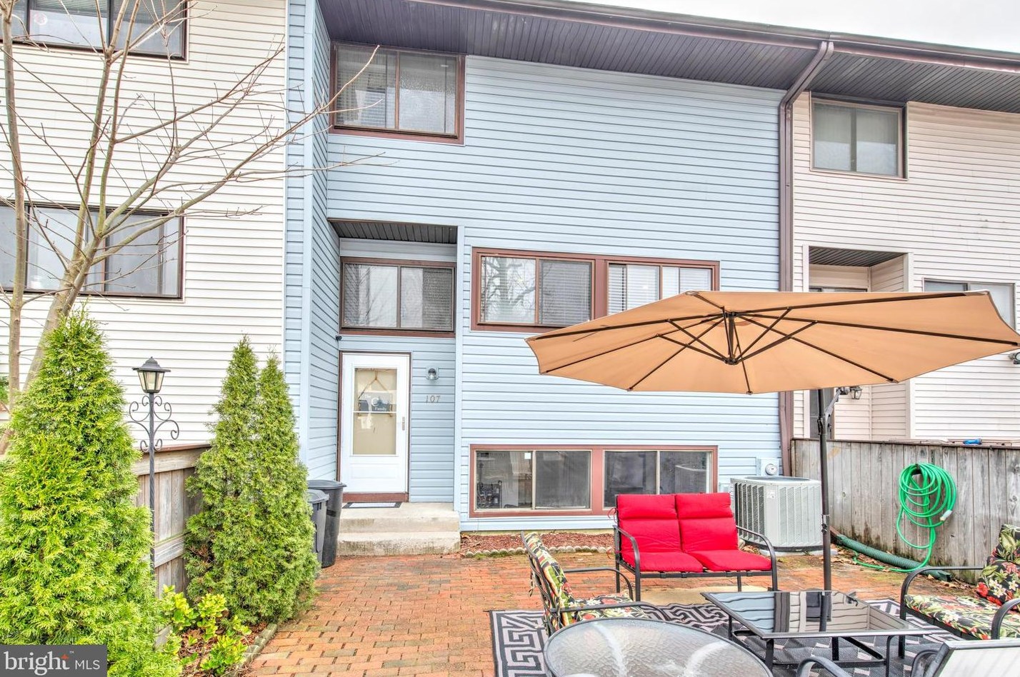 107 Hooverton Pl, East Windsor NJ  08520-5712 exterior