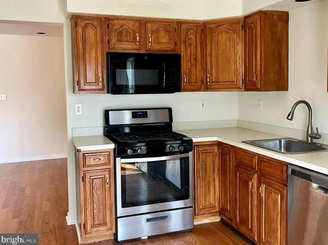 810 Pebble Creek Ct, Pennington NJ  08534-1952 exterior