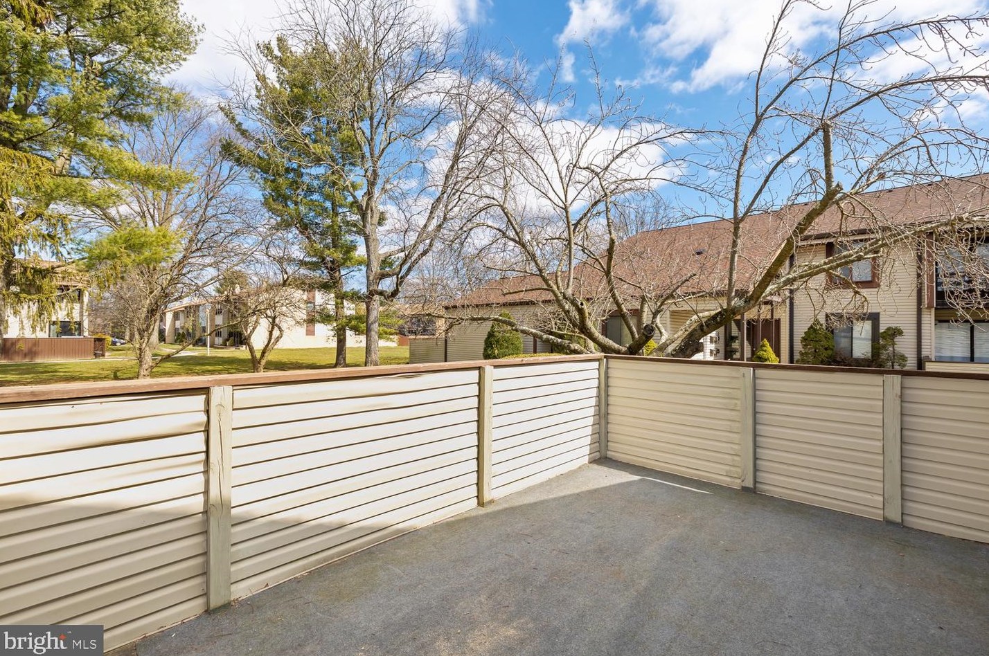 11 Avon Dr, East Windsor NJ 08520-5608 exterior