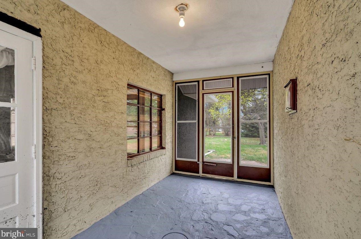 193 Woodland Ave, Trenton NJ  08638-2522 exterior