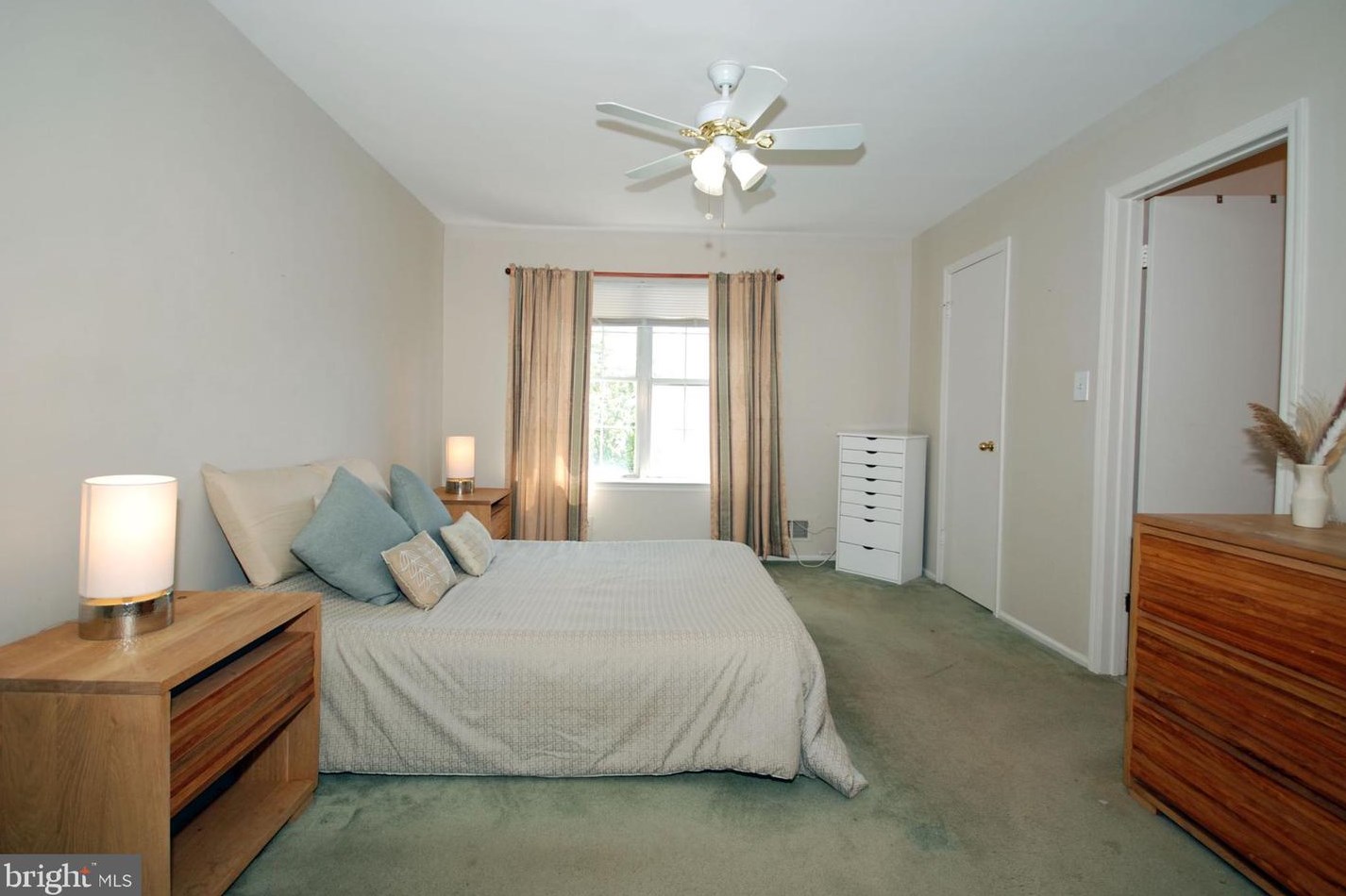 10 Hopkinson Ct, East Windsor NJ 08520-2725 exterior