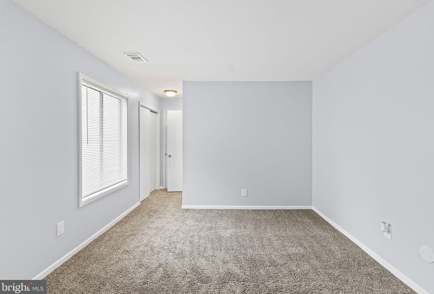 C-2 Avon Dr, East Windsor NJ 08520-5608 exterior