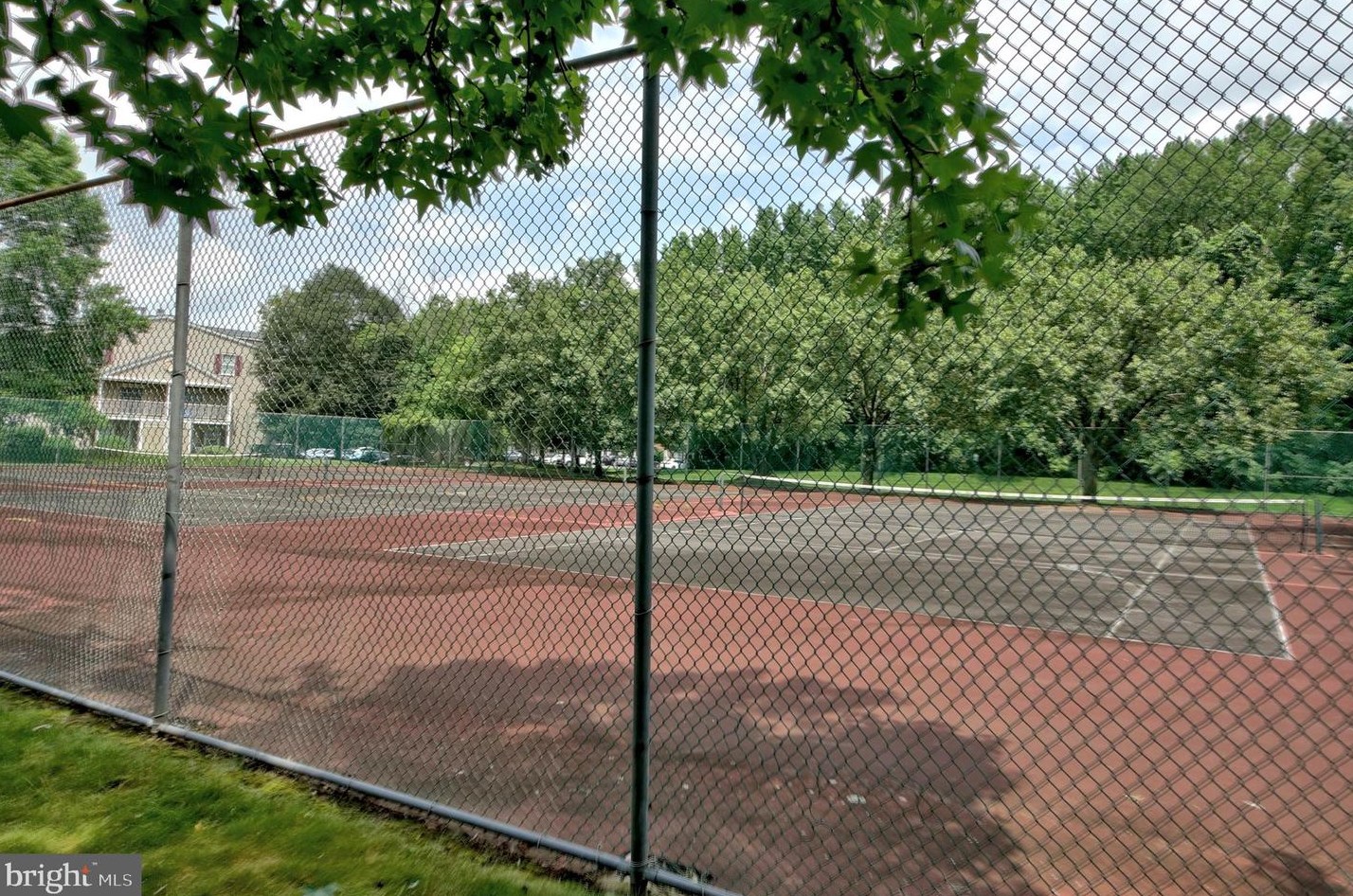 46 Lehavre Ct, Trenton NJ  08619-4723 exterior