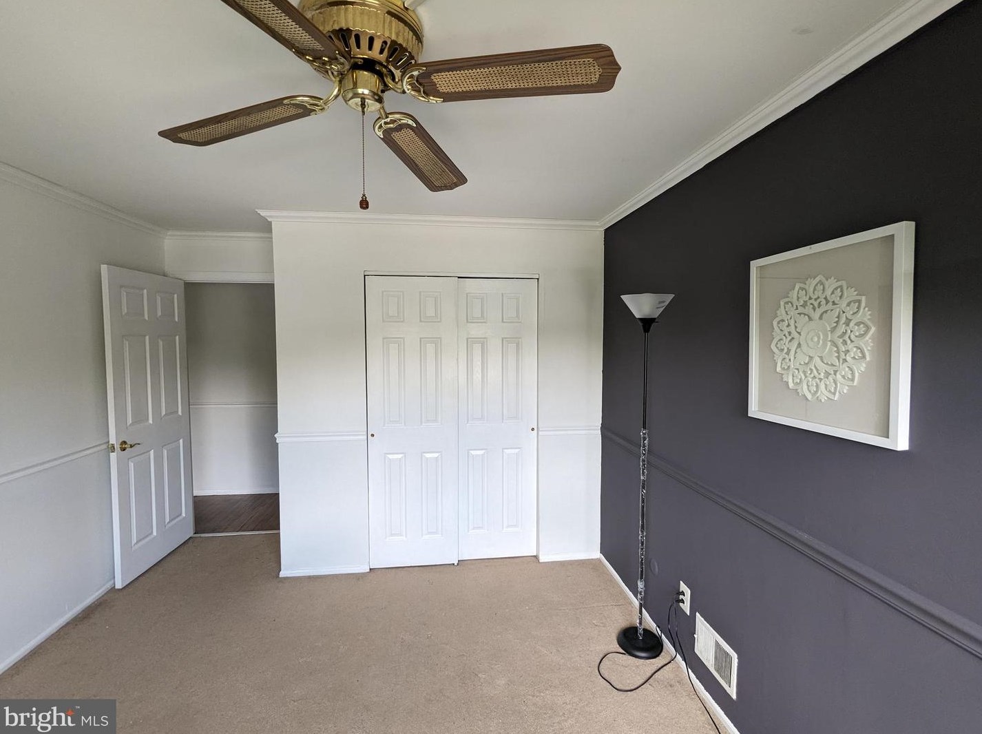 1722 Country Mill Dr, East Windsor NJ  08512-2212 exterior