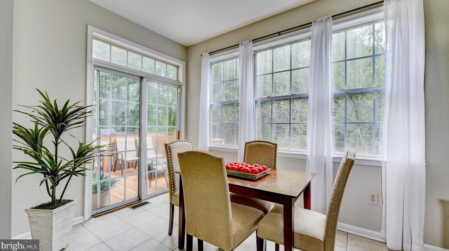 45 Tennyson Rd, East Windsor NJ  08520-4691 exterior