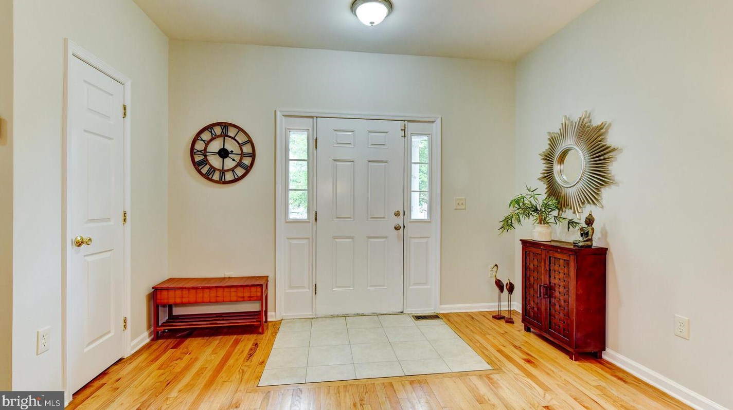 45 Tennyson Rd, East Windsor NJ  08520-4691 exterior