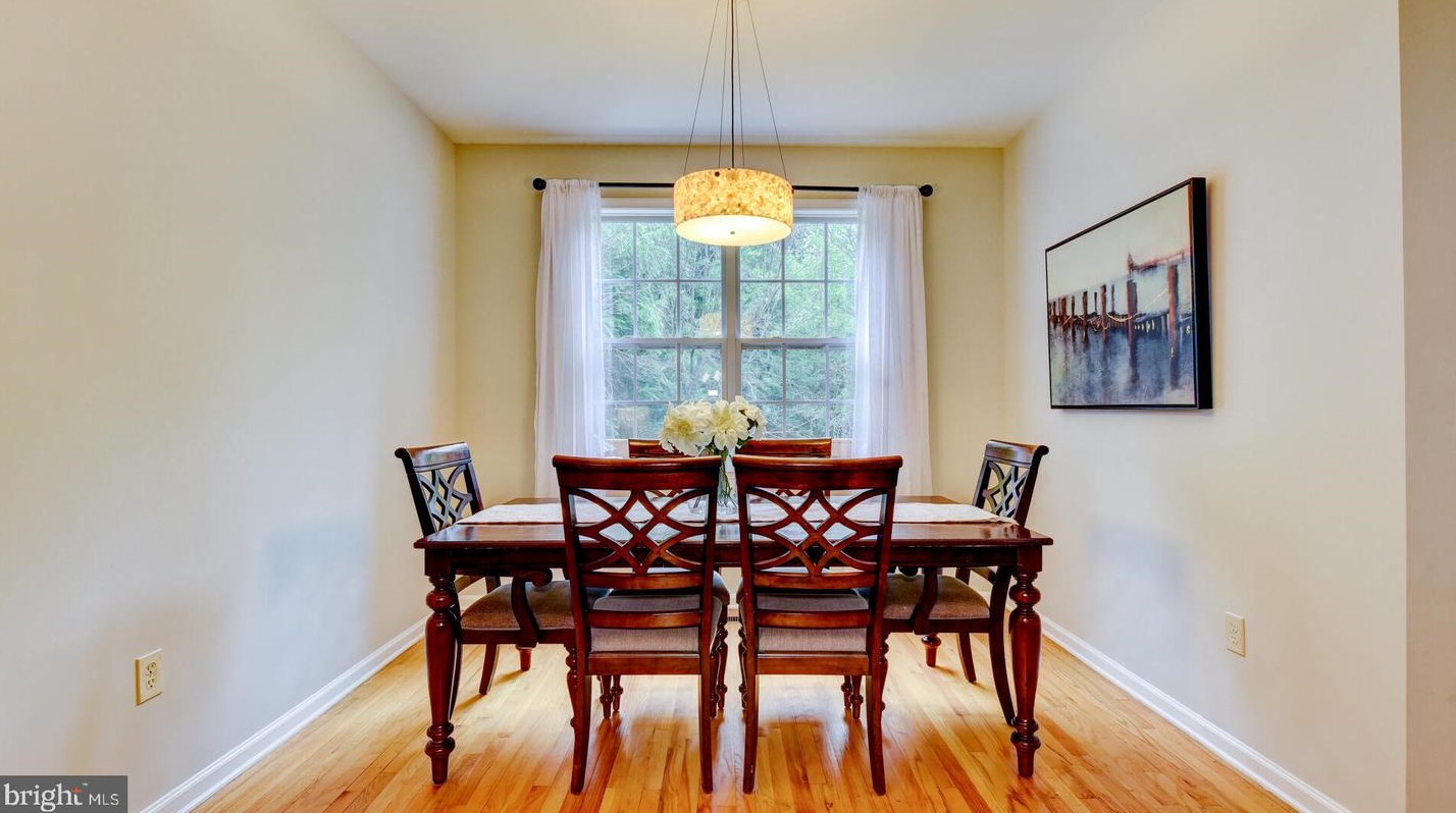 45 Tennyson Rd, East Windsor NJ  08520-4691 exterior