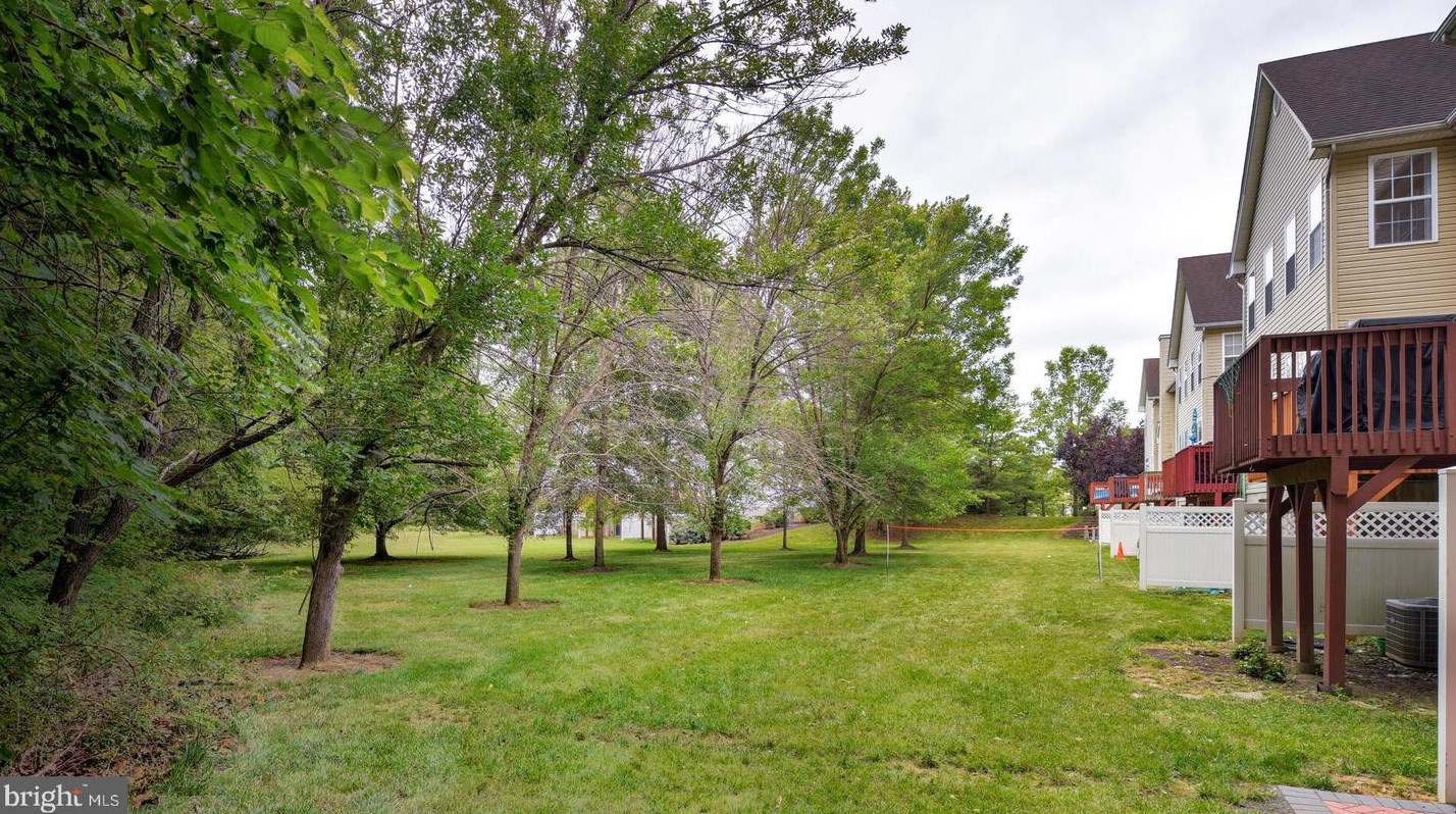 45 Tennyson Rd, East Windsor NJ  08520-4691 exterior