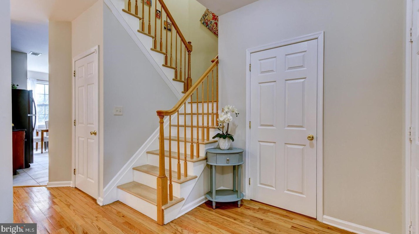 45 Tennyson Rd, East Windsor NJ  08520-4691 exterior
