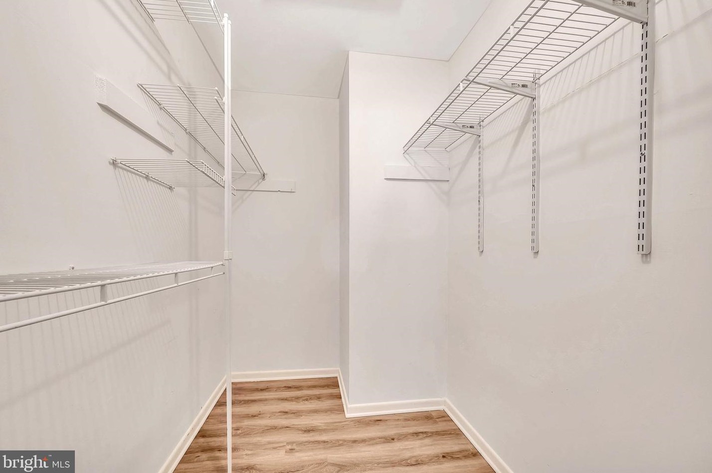 853 Jamestown Rd, East Windsor NJ 08520-5644 exterior